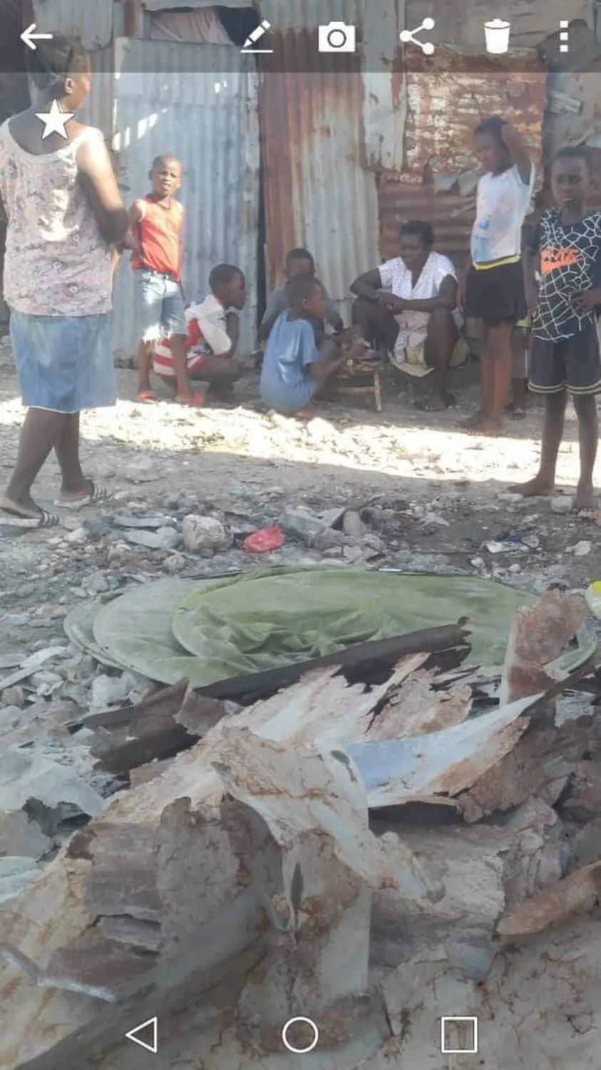 Seven4ONE - zerstörte kleine Unterstände