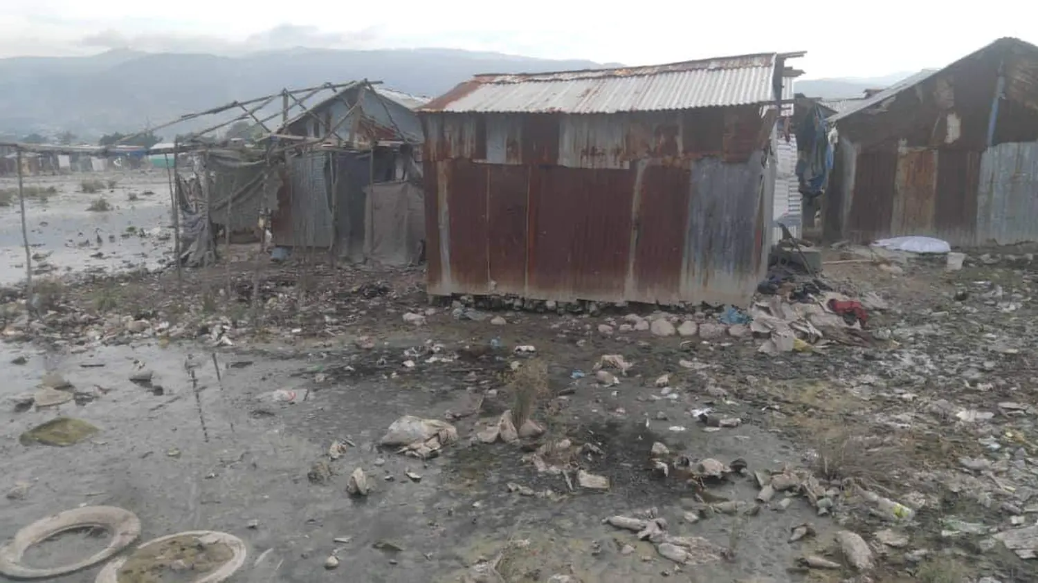 Seven4ONE - alte, kaputte Unterstände 