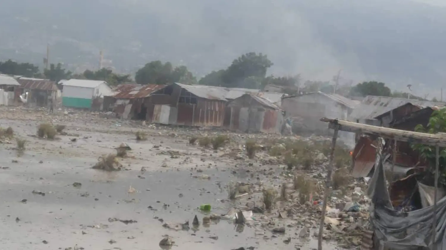 Seven4ONE - alte, kaputte Unterstände 